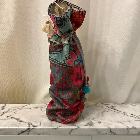 NWT$30 Johnny Was Syriah Wine Tote Gift Bag Drawstring Pom Poms Velour One Size - Picture 3 of 5